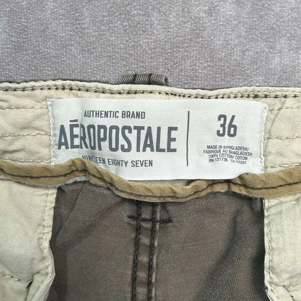 VTG Aeropostale Cargo Shorts Men's Size 36 Khaki Heavy Cotton Baggy Y2K